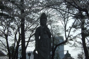 Great statue at Zojoji Temple